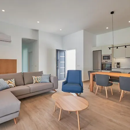 Blancazul Anaisa, A * Playa Blanca (Lanzarote)