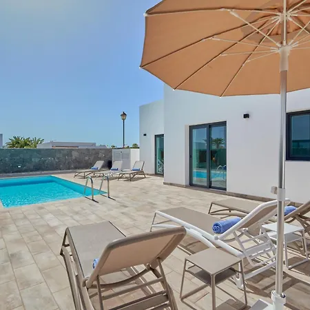 Blancazul Anaisa, A Σπίτι διακοπών *