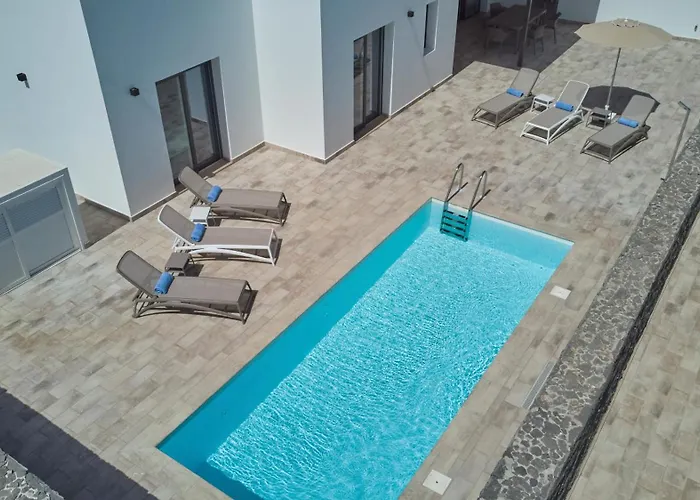 Blancazul Anaisa, A *